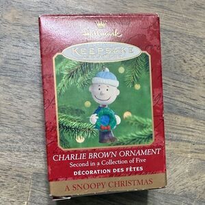 Hallmark Keepsake Charlie Brown Ornament – A Snoopy Christmas (2nd in Series)